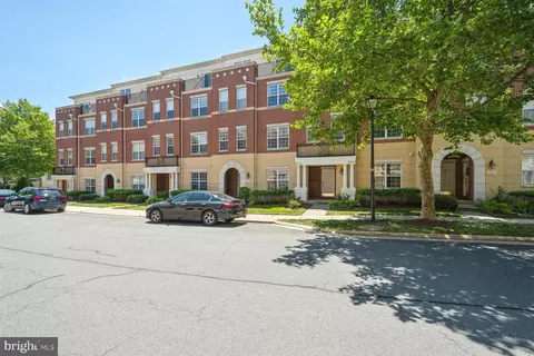 42629 Highgate Ter, Brambleton, VA 20148