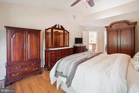 Bedroom - 21286 Meadowsweet Ct, Ashburn, VA 20147 photo 2 of 6
