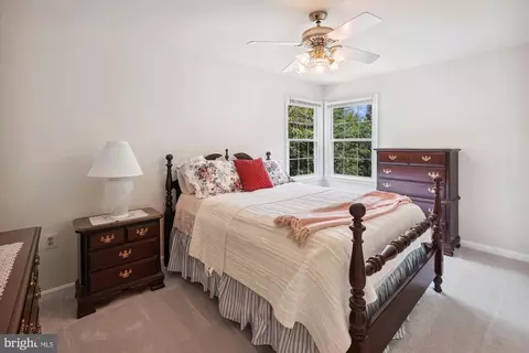 Bedroom - 21286 Meadowsweet Ct, Ashburn, VA 20147 photo 4 of 6