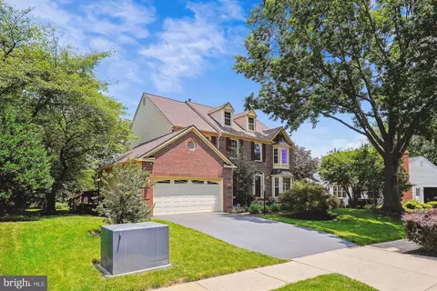 Exterior - 21286 Meadowsweet Ct, Ashburn, VA 20147 photo 2 of 8
