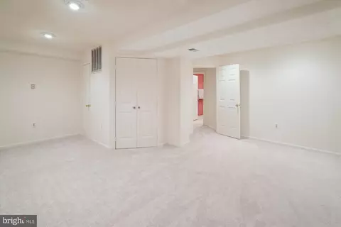 Bedroom - 21286 Meadowsweet Ct, Ashburn, VA 20147 photo 6 of 6