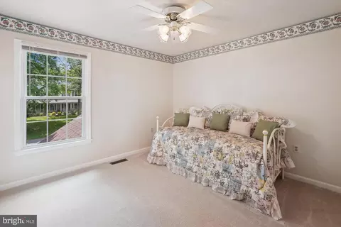 Bedroom - 21286 Meadowsweet Ct, Ashburn, VA 20147 photo 5 of 6