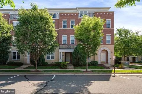 19414 Coppermine Sq, Leesburg, VA 20176