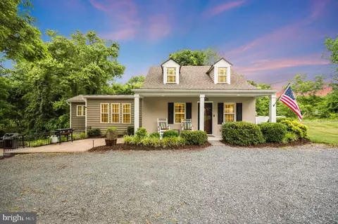 37203 Snickersville Tpke, Purcellville, VA 20132