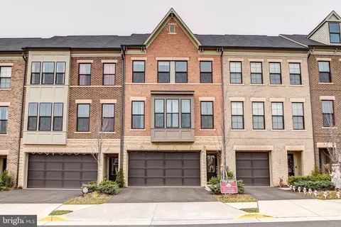 23691 Turtle Point Ter, Ashburn, VA 20148 photo 2