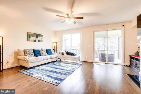 23691 Turtle Point Ter, Ashburn, VA 20148 photo 10