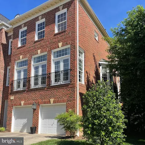 47776 Scotsborough Sq, Potomac Falls, VA 20165
