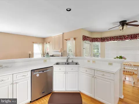 46766 Willowood Pl, Sterling, VA 20165 photo 11