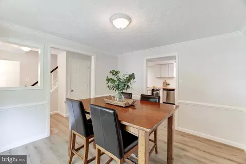 Dining - 102 Silverleaf Ct, Sterling, VA 20164 photo 3 of 4