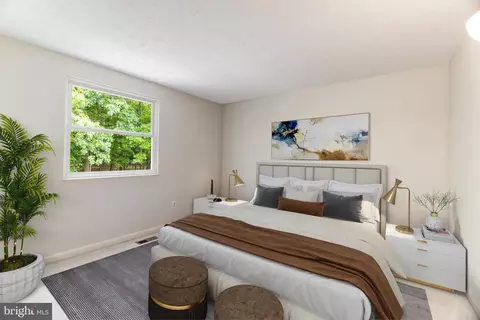 Bedroom - 102 Silverleaf Ct, Sterling, VA 20164 photo 7 of 8