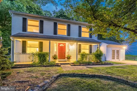Exterior - 102 Silverleaf Ct, Sterling, VA 20164 photo 2 of 18
