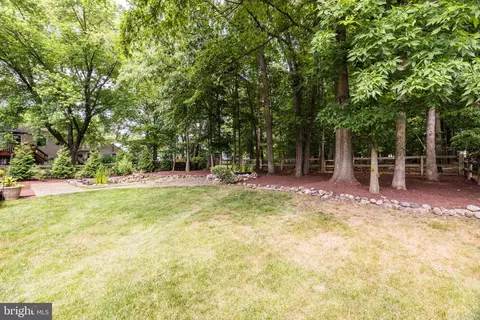 Exterior - 102 Silverleaf Ct, Sterling, VA 20164 photo 14 of 18
