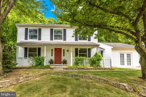 Exterior - 102 Silverleaf Ct, Sterling, VA 20164 photo 3 of 18