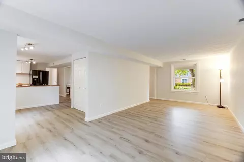 Living - 102 Silverleaf Ct, Sterling, VA 20164 photo 6 of 6