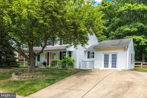 Exterior - 102 Silverleaf Ct, Sterling, VA 20164 photo 5 of 18