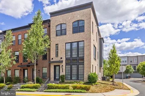 42281 Porter Ridge Ter, Brambleton, VA 20148