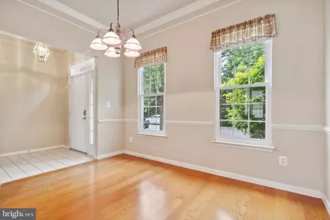 42818 Cedar Hedge St, Chantilly, VA 20152 photo 3