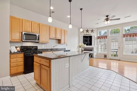 42818 Cedar Hedge St, Chantilly, VA 20152 photo 4