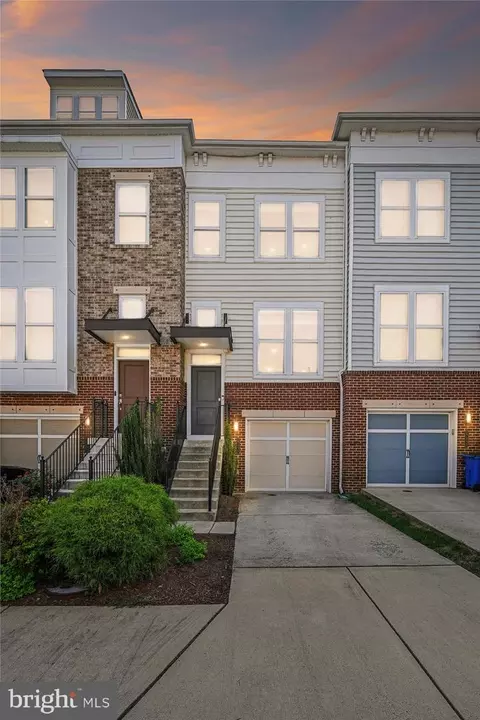 22496 Snow Powder Ter, Brambleton, VA 20148