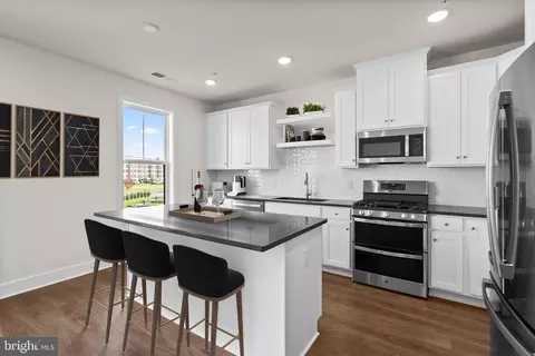 42660 Darala Dr, Ashburn, VA 20147