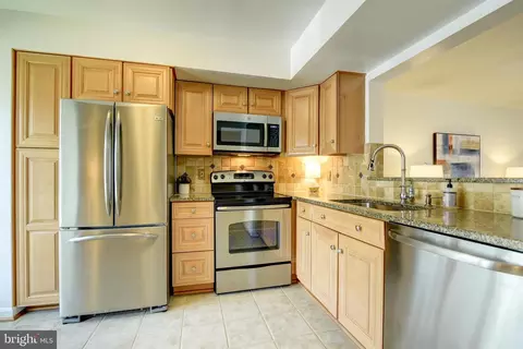 21690 Calamary Cir, Sterling, VA 20164