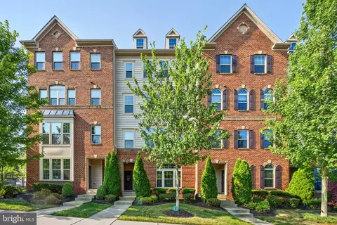 42099 Piebald Sq, Aldie, VA 20105