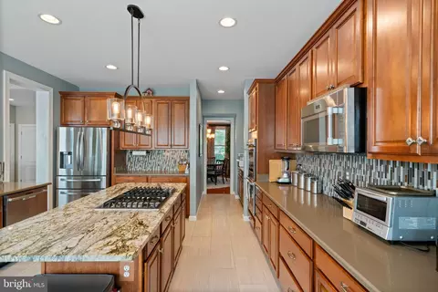 42942 Conquest Cir, Brambleton, VA 20148 photo 9