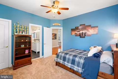 42942 Conquest Cir, Brambleton, VA 20148 photo 29