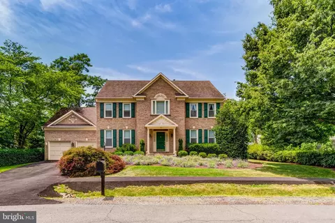 505 Beauregard Dr SE, Leesburg, VA 20175