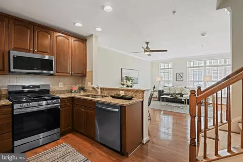 42673 Hollyhock Ter, Brambleton, VA 20148 photo 13