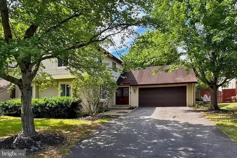 103 Kale Ave, Sterling, VA 20164