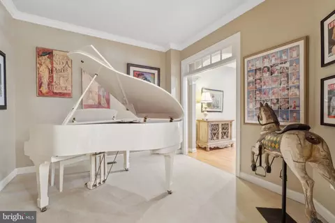 Entry Way - 24908 Castleton Dr, Chantilly, VA 20152 photo 2 of 4