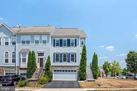 832 Bluefield Sq NE, Leesburg, VA 20176