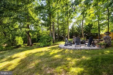Exterior - 22571 Forest Run Dr, Ashburn, VA 20148 photo 9 of 18