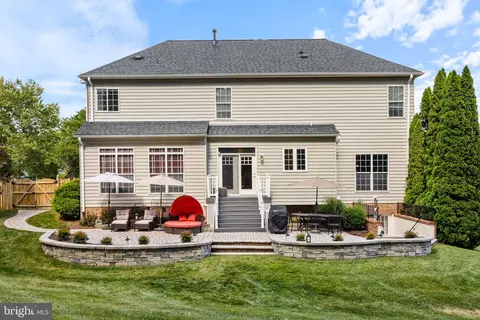 Exterior - 22571 Forest Run Dr, Ashburn, VA 20148 photo 5 of 18