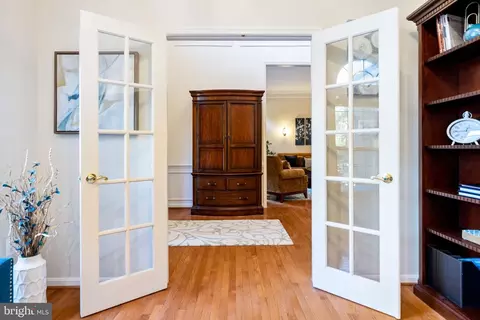 Entry Way - 22571 Forest Run Dr, Ashburn, VA 20148 photo 6 of 8