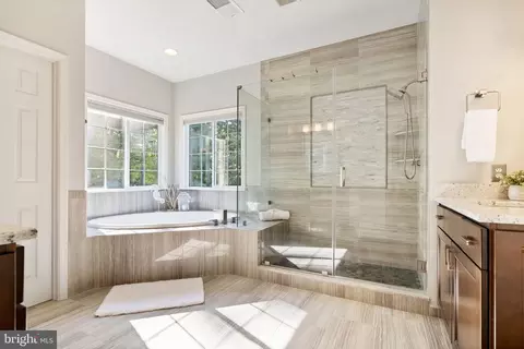 Bath - 22571 Forest Run Dr, Ashburn, VA 20148 photo 1 of 9