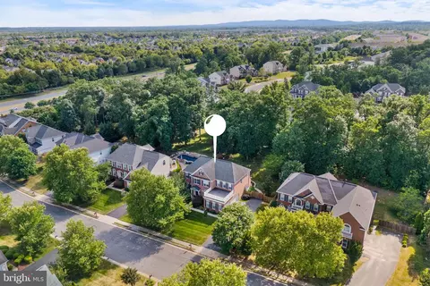View/Area - 22571 Forest Run Dr, Ashburn, VA 20148 photo 3 of 5