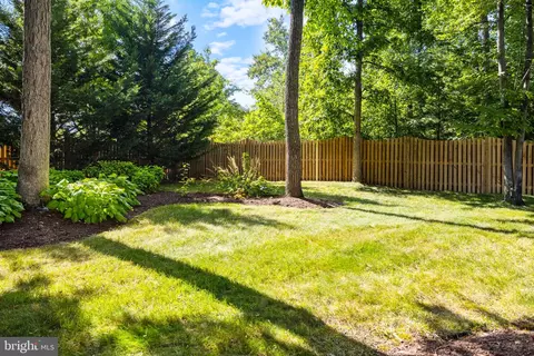 Exterior - 22571 Forest Run Dr, Ashburn, VA 20148 photo 13 of 18