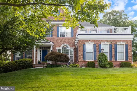 Exterior - 22571 Forest Run Dr, Ashburn, VA 20148 photo 17 of 18