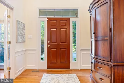 Entry Way - 22571 Forest Run Dr, Ashburn, VA 20148 photo 1 of 8