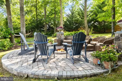 Exterior - 22571 Forest Run Dr, Ashburn, VA 20148 photo 10 of 18