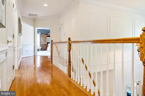 Entry Way - 22571 Forest Run Dr, Ashburn, VA 20148 photo 7 of 8