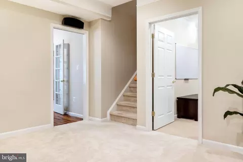 Entry Way - 22571 Forest Run Dr, Ashburn, VA 20148 photo 8 of 8