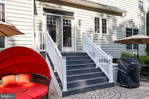 Exterior - 22571 Forest Run Dr, Ashburn, VA 20148 photo 4 of 18