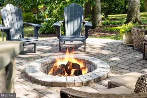 Exterior - 22571 Forest Run Dr, Ashburn, VA 20148 photo 11 of 18
