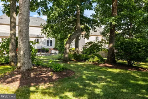 Exterior - 22571 Forest Run Dr, Ashburn, VA 20148 photo 3 of 18