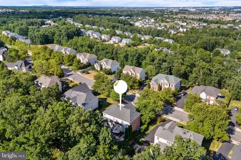 View/Area - 22571 Forest Run Dr, Ashburn, VA 20148 photo 4 of 5