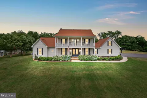 13878 Bronco Ln, Lovettsville, VA 20180