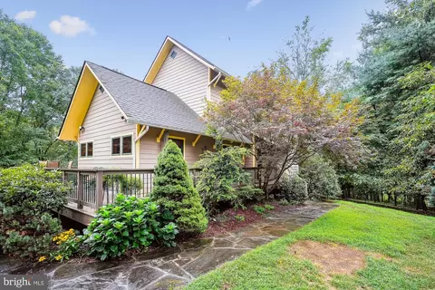 38830 Old Wheatland Rd, Waterford, VA 20197